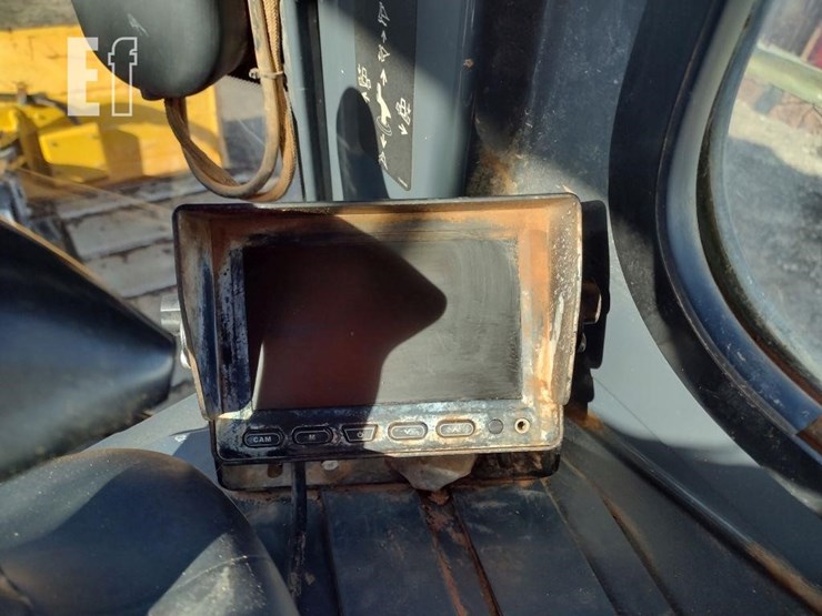 2021-deere-650k-lgp-image-14