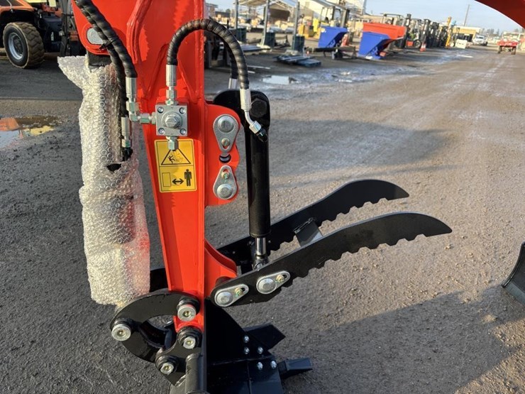 2025-tpm-18bs-hydraulic-excavator-image-13