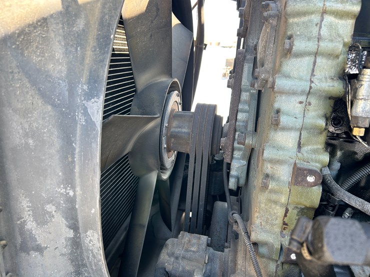 1996-freightliner-fld120-image-17