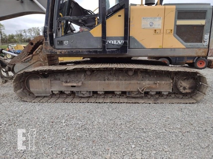 2015-volvo-ec220e-lr-image-35