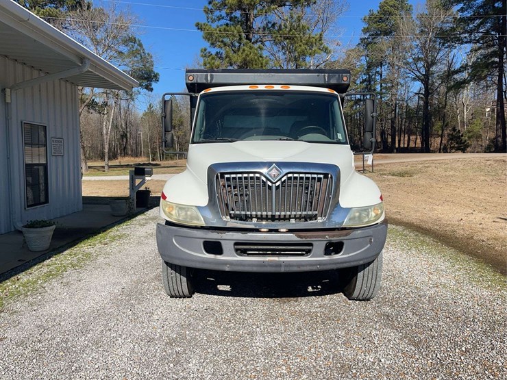 2005-international-durastar-4300-image-9