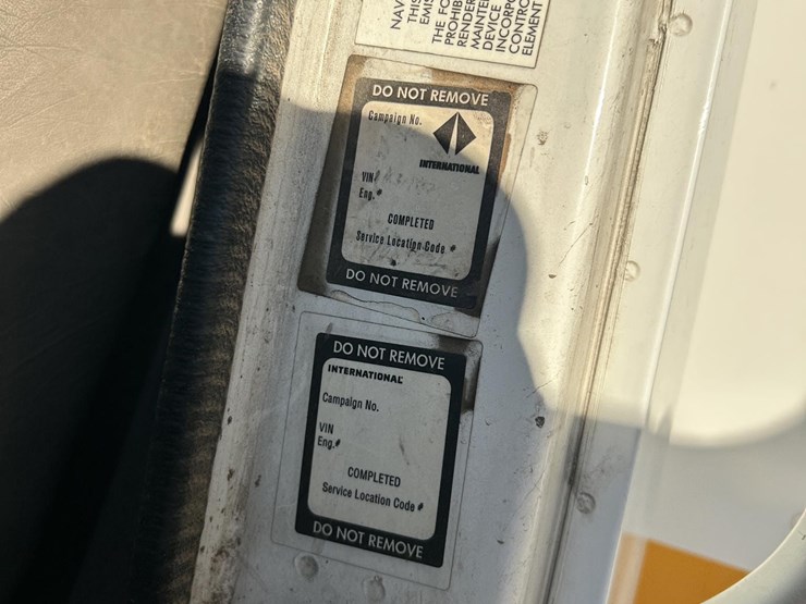 2001-international-4700-image-25