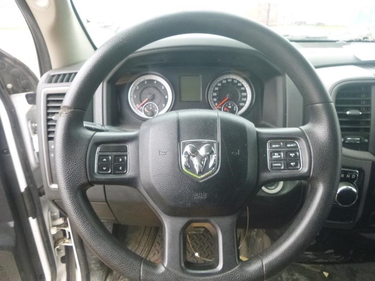 2016-dodge-1500-image-17