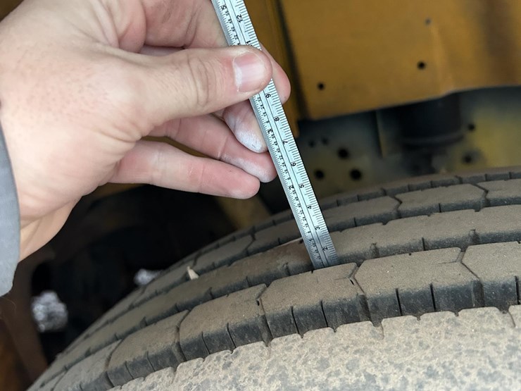 2001-international-4700-image-10