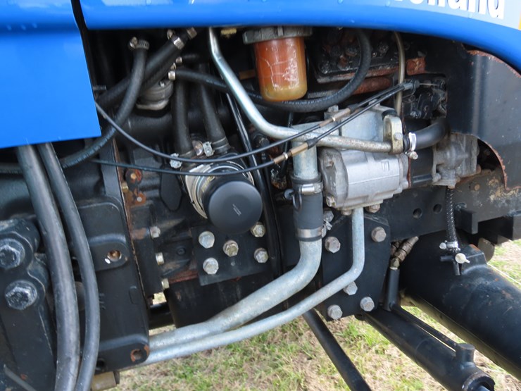 2008-new-holland-t2420-image-5