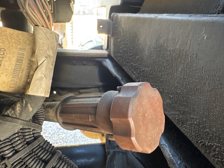 #32642-•-2018-mack-gu713-tri-axle-dump-image-30