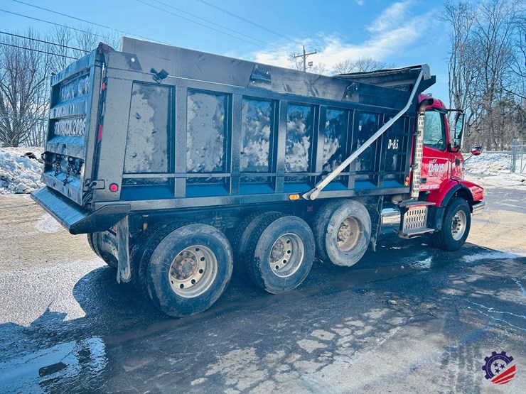 2011-volvo-truck-vhd-tri-axle-dump-truck-image-5