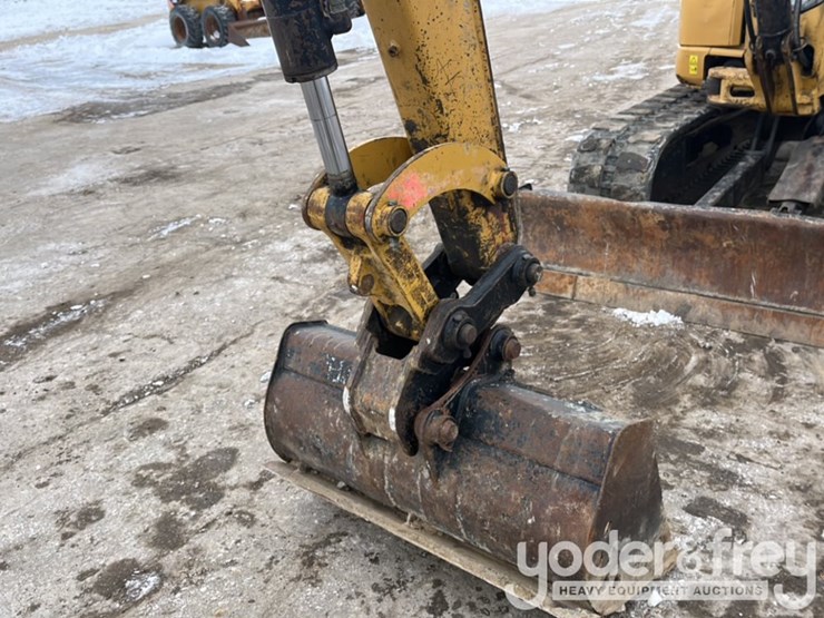 caterpillar-305-image-18