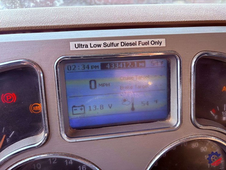 2017-mack-granite-gu713-image-63