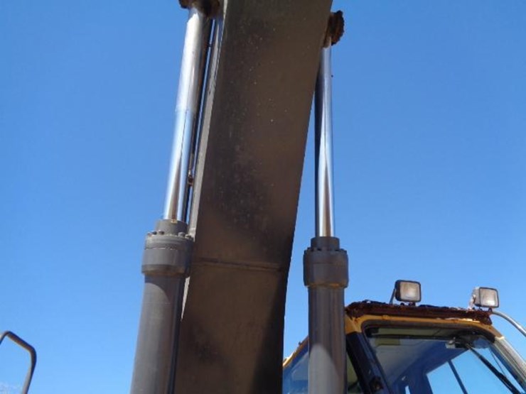 2015-deere-350g-lc-image-7