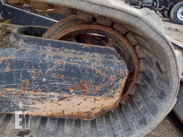 2022-deere-26g-image-31