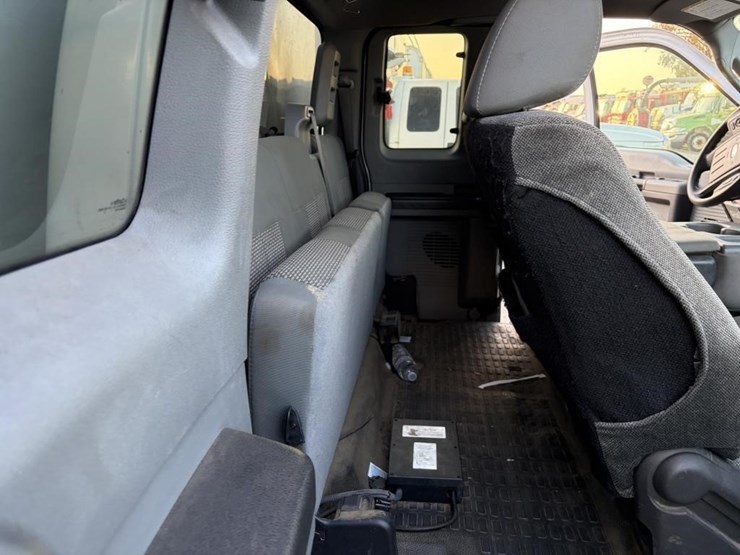 2011-ford-f550-image-9