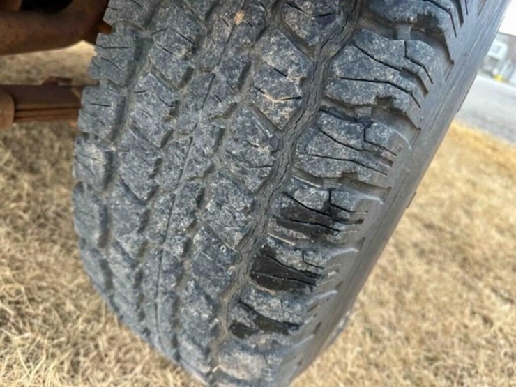 1989-jeep-wrangler-image-23