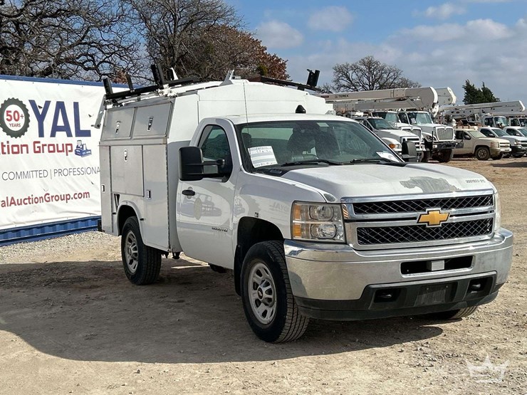 2013-chevrolet-silverado-3500hd-image-4