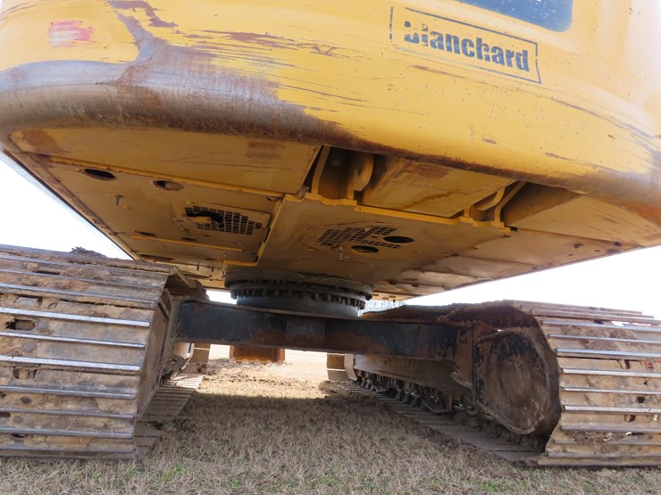 2018-caterpillar-320-image-14