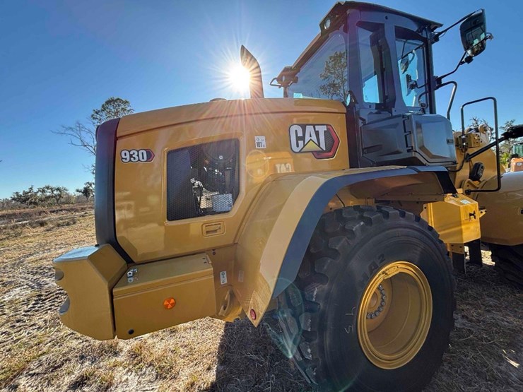 2025-caterpillar-930-image-4