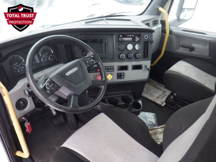 2021-freightliner-cascadia-116-image-14