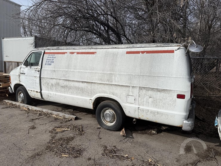 1992-dodge-ram-2500-image-3