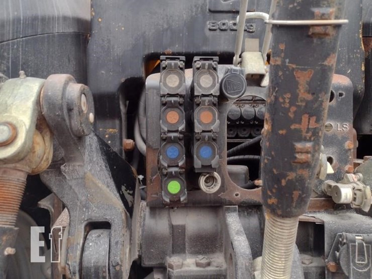 jcb-fastrac-8250-image-23