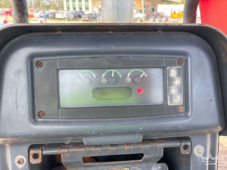 2014-deere-650k-image-11