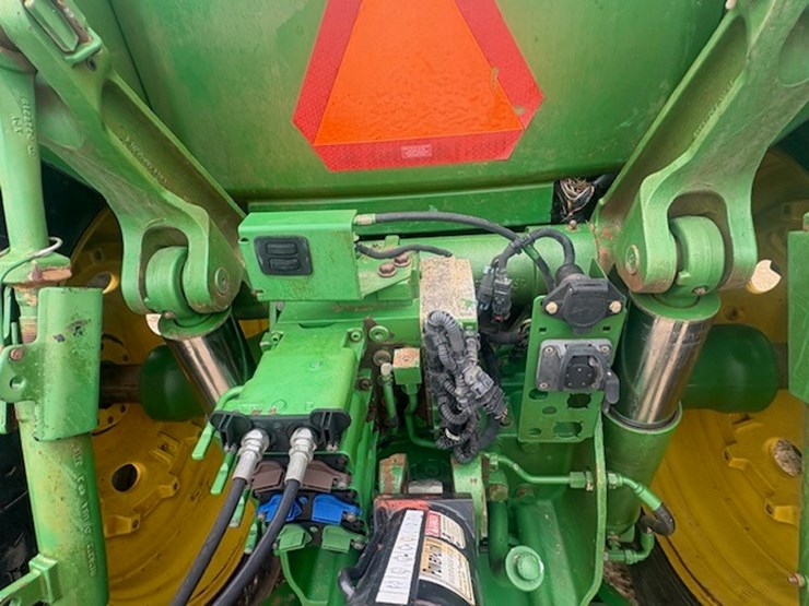 john-deere-8320r-image-16