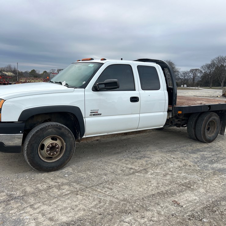 2004 CHEVROLET 3500