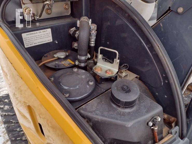 2016-deere-35g-image-42