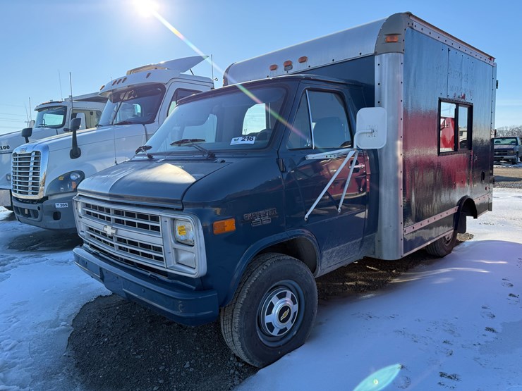 1991-chevrolet-c30-image-1