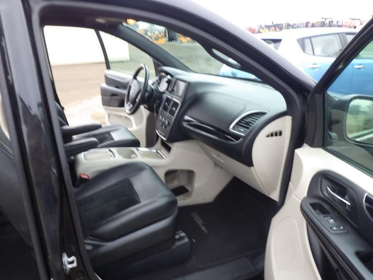 2017-dodge-grand-caravan-image-6