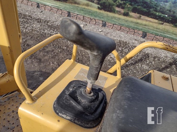 1998-caterpillar-d4c-xl-image-9