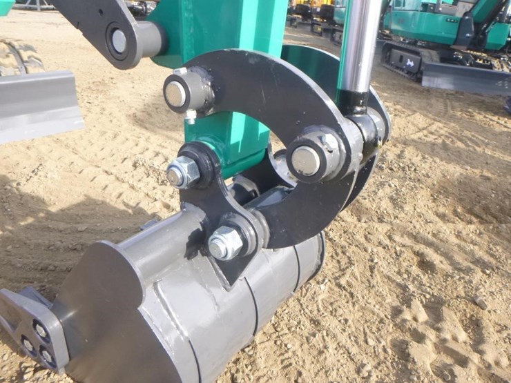 2025-agt-qk16r-hydraulic-excavator-image-11