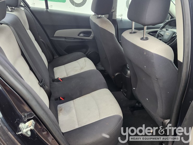 2016-chevrolet-cruze-image-31