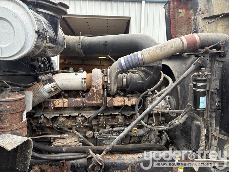 1999-mack-cl700-image-14