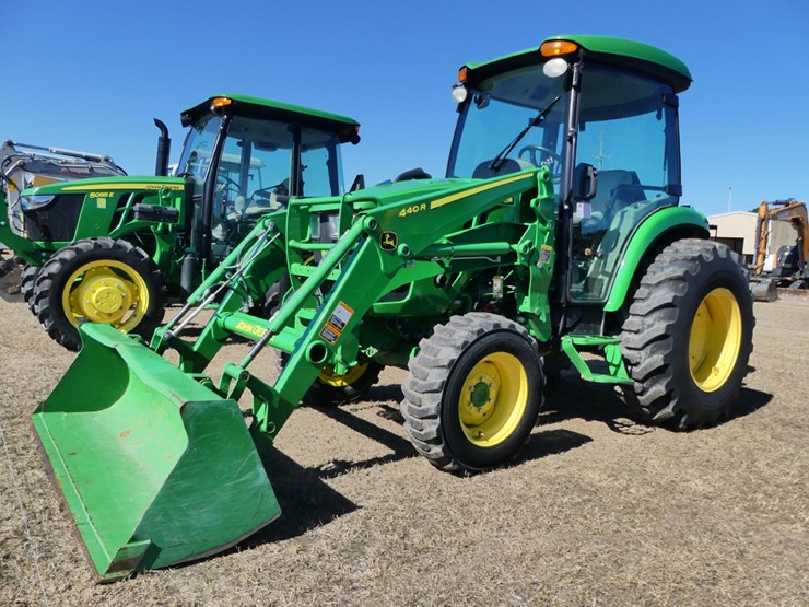 2021-john-deere-4044r-image-1