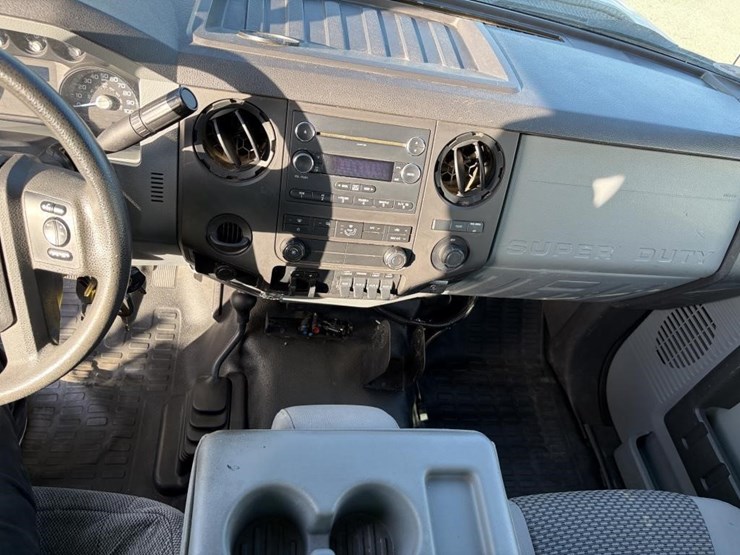 2015-ford-f550-image-13