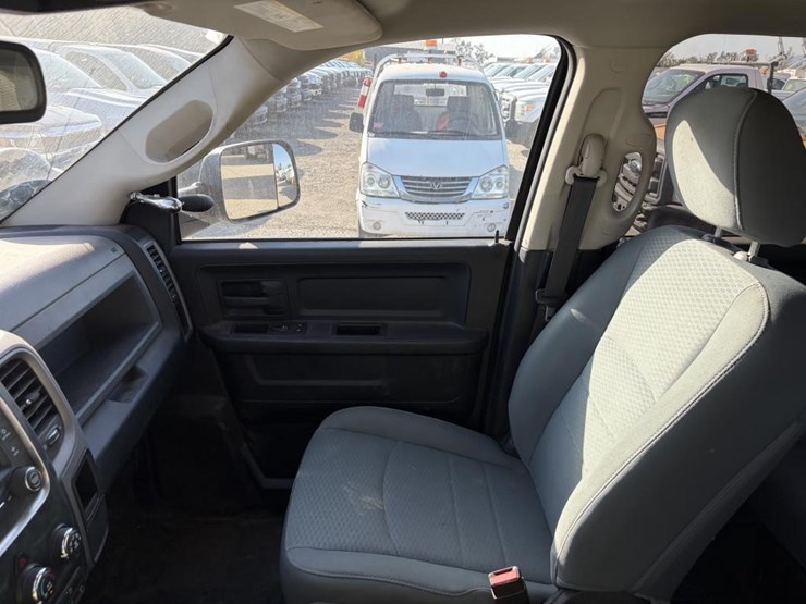 2015-dodge-ram-2500-image-13