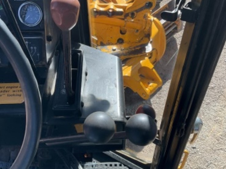 1981-deere-670a-image-27