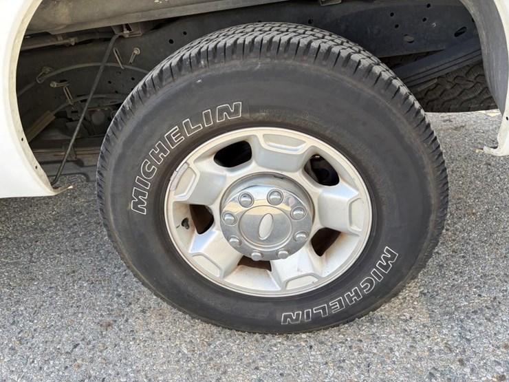 2011-ford-f250-image-28