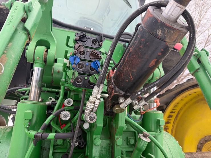 2015-john-deere-8370rt-image-65
