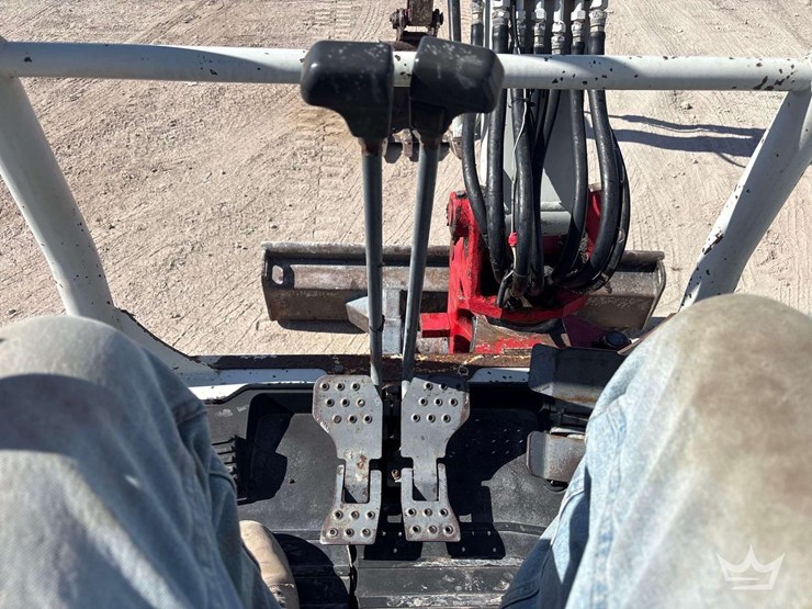 2014-takeuchi-tb228-image-17