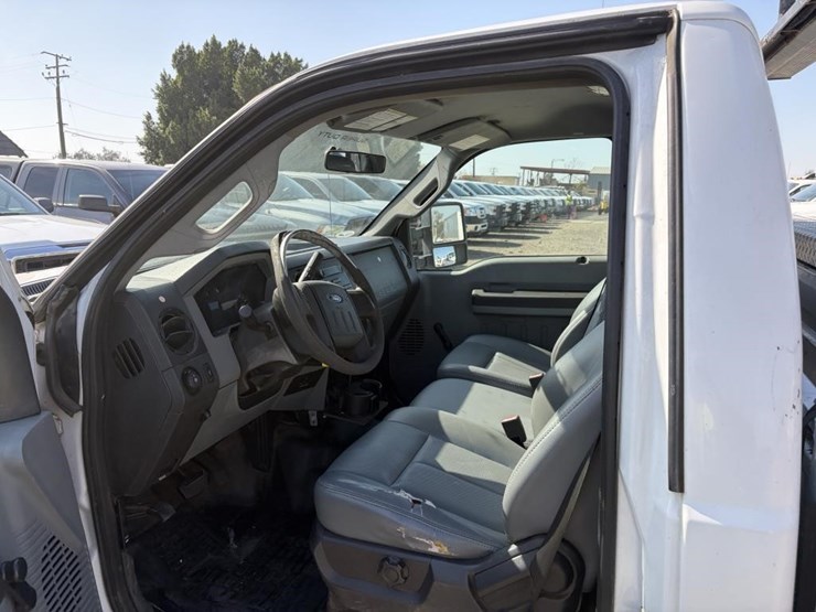 2011-ford-f250-image-9