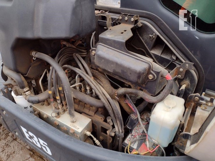 2014-bobcat-e35-image-46