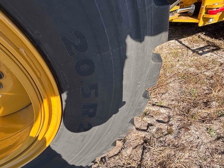 2025-caterpillar-930-image-16