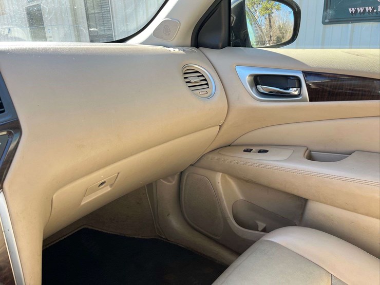 2014-nissan-pathfinder-image-28