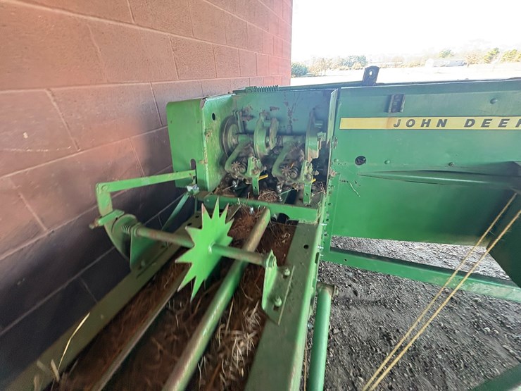 john-deere-336-image-42