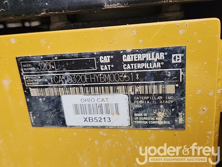 2016-caterpillar-320fl-image-40