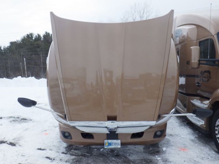 2022-kenworth-t680-image-28