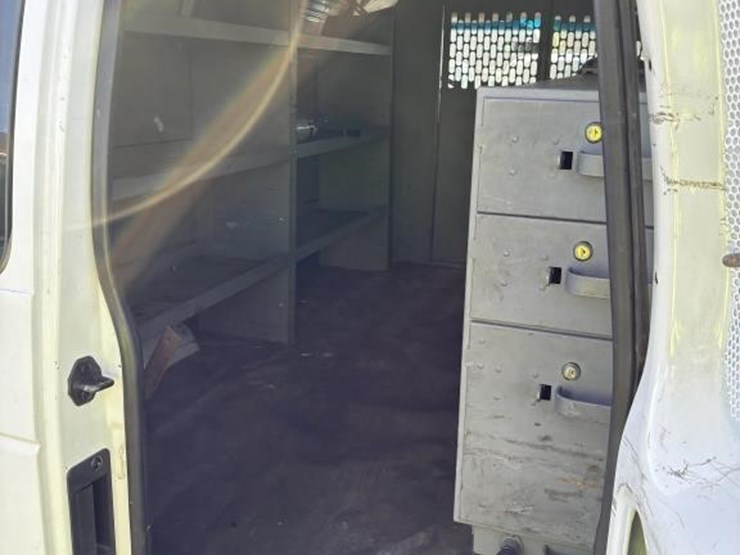 2001-ford-e250-image-12