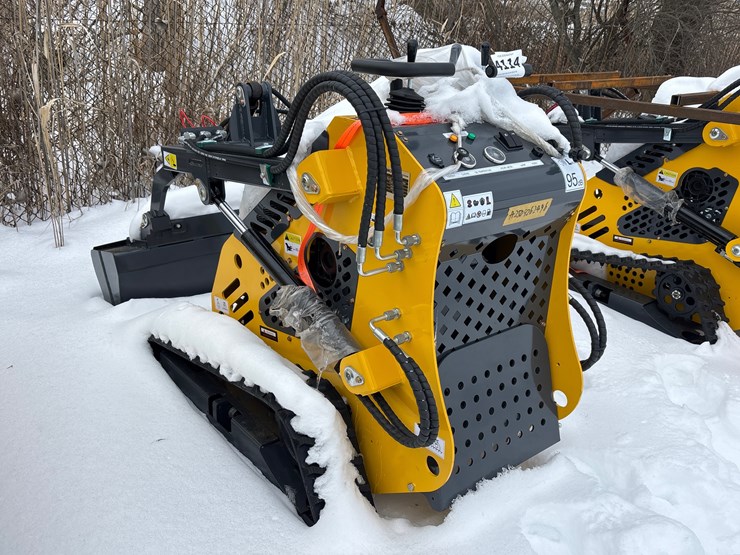 #4114-•-d1g.-new-sd-lanch-sdll60-mini-skidsteer-image-3