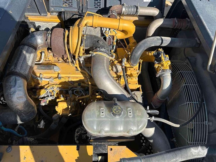 2015-john-deere-350g-excavator-image-13